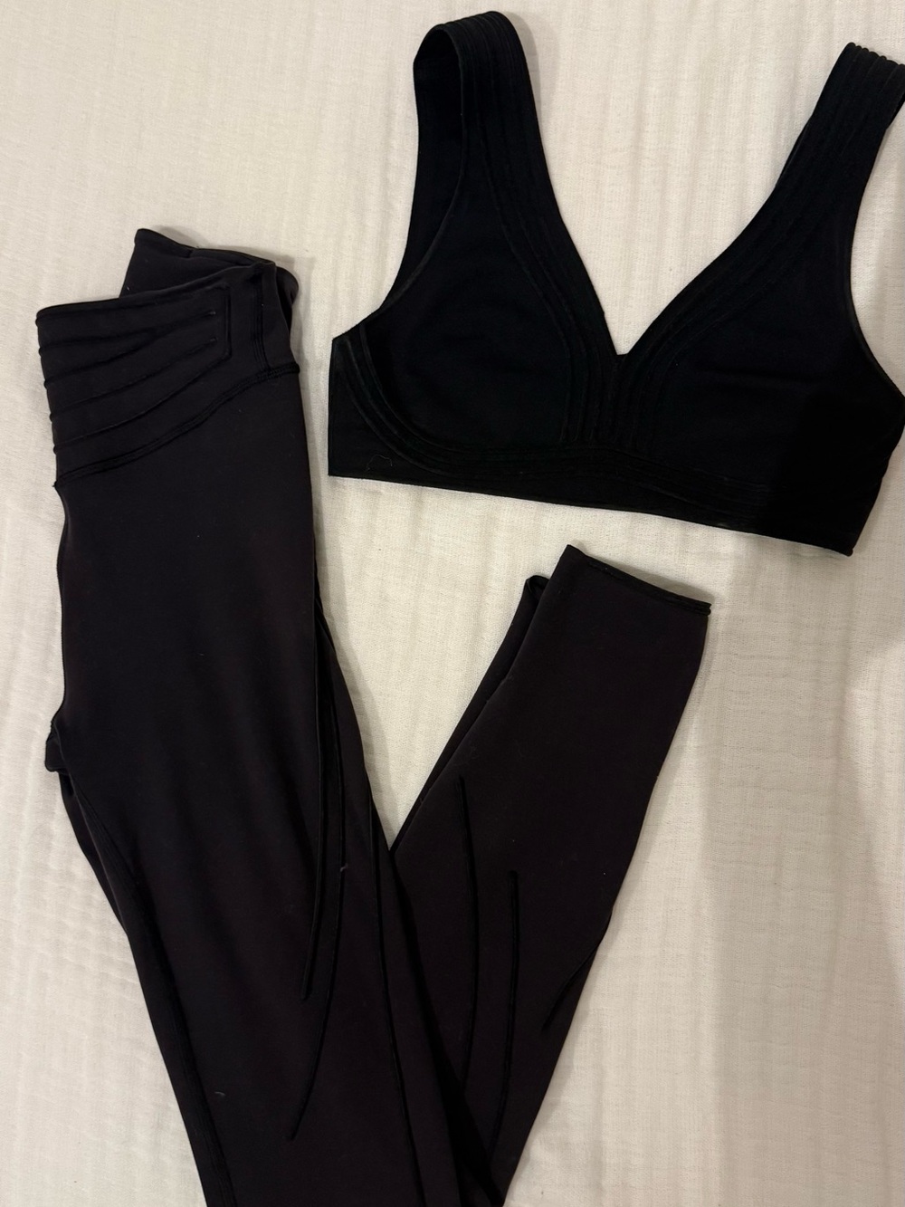 lululemon athletica Black V-Neck Sports Bra and High-Waist Leggings Set